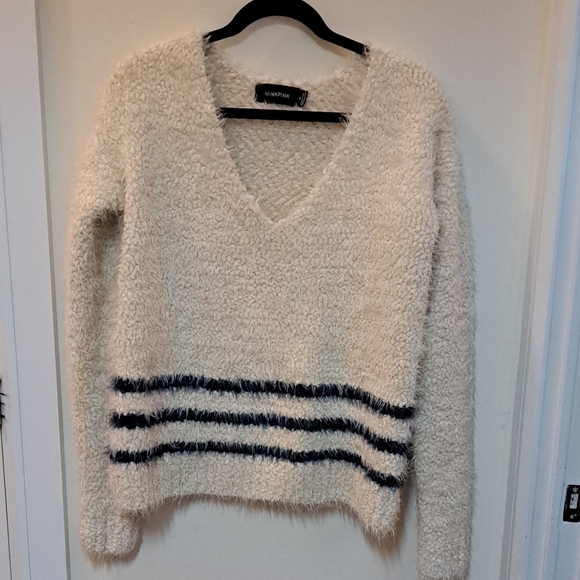 MINKPINK  oversized Cream Fuzzy Sweater - Picture 1 of 4